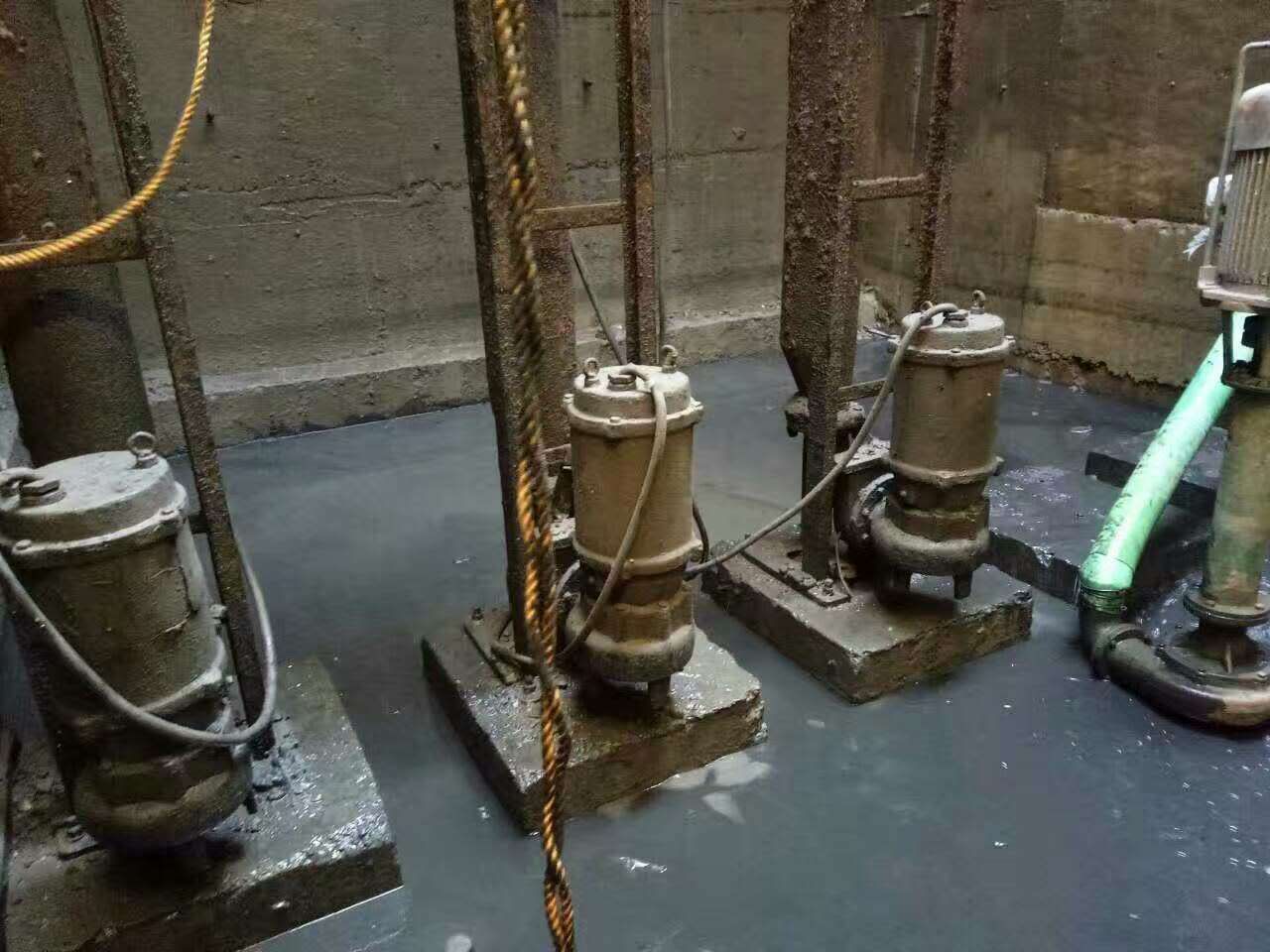 顺庆污水池清理