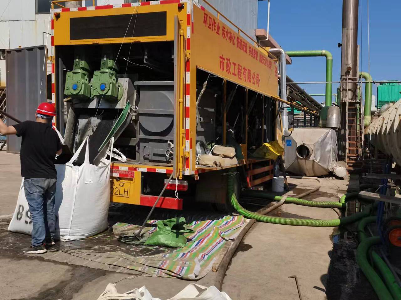 顺庆淤泥压干处理